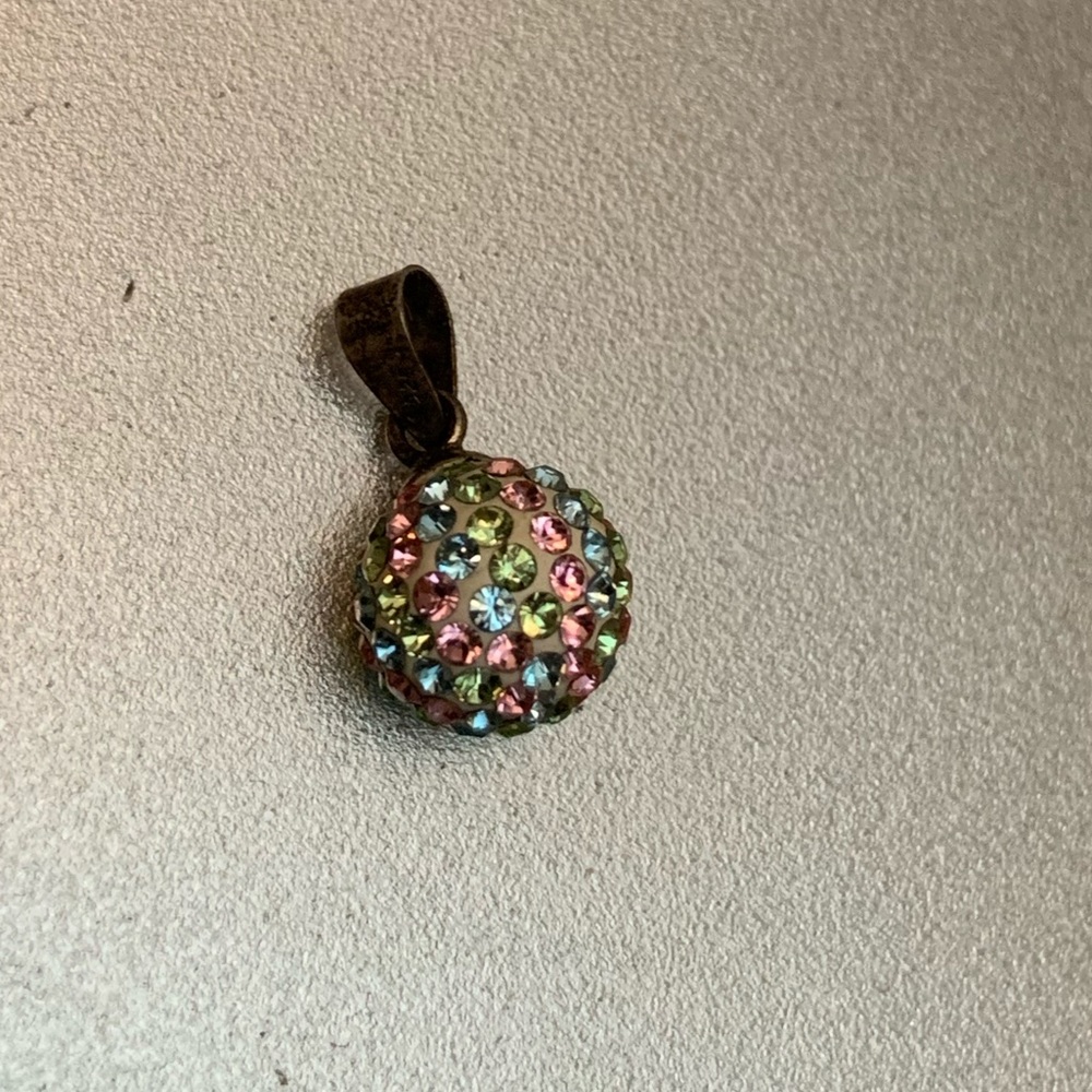 Spring pendant